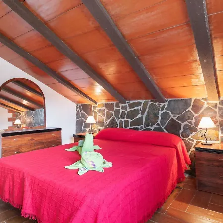 Tranquil In With Private Swimming Pool Holiday home