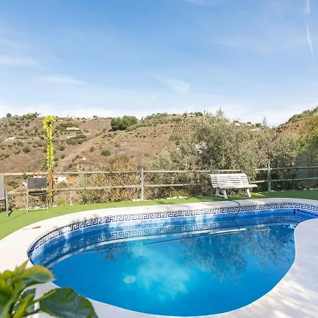 Tranquil In With Private Swimming Pool Holiday home