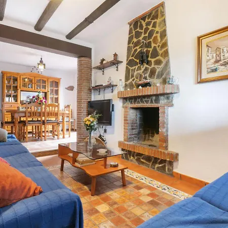 Tranquil In With Private Swimming Pool Holiday home